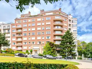 Seventh Floor Apartment with Extraordinary Views