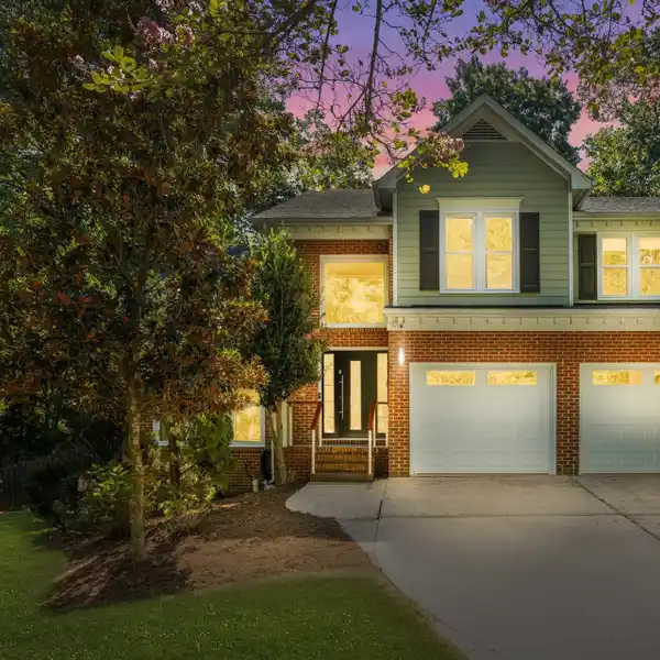 SOPHISTICATED APEX RESIDENCE WITH SPA-INSPIRED PRIMARY SUITE