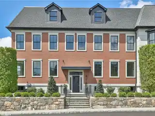 High-End Living at Armonk Close