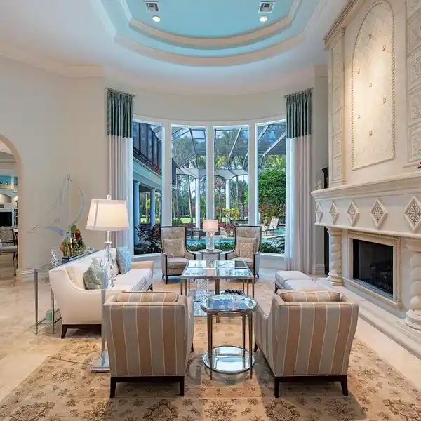 EXTRAORDINARY PROPERTY IN SOUGHT-AFTER GREY OAKS