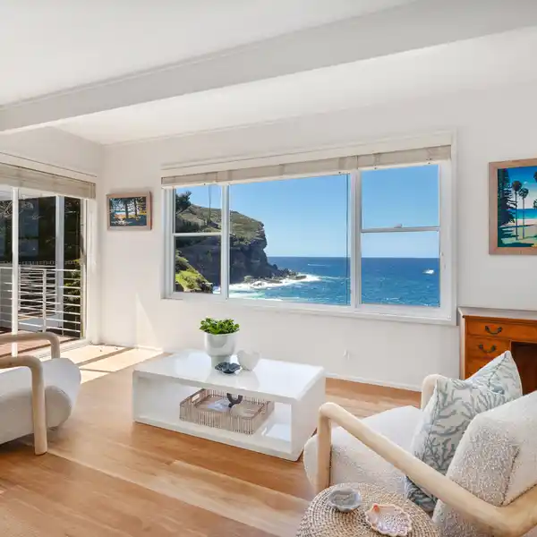 STATELY OCEANFRONT RESIDENCE