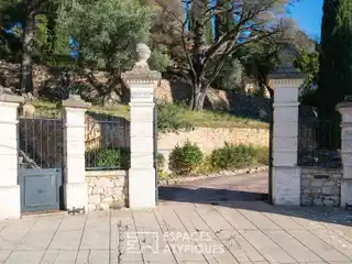 Maison De Caractere