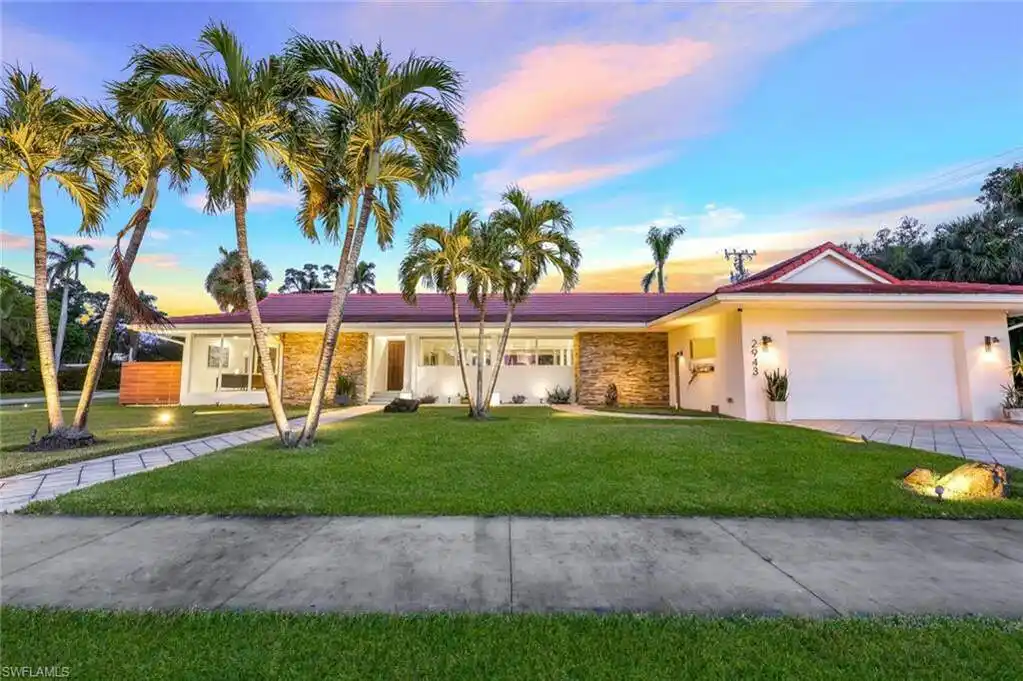 Meticulously Maintained Mid-century Modern Home