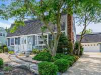 RECIÉN RENOVADO CAPE COD CASA