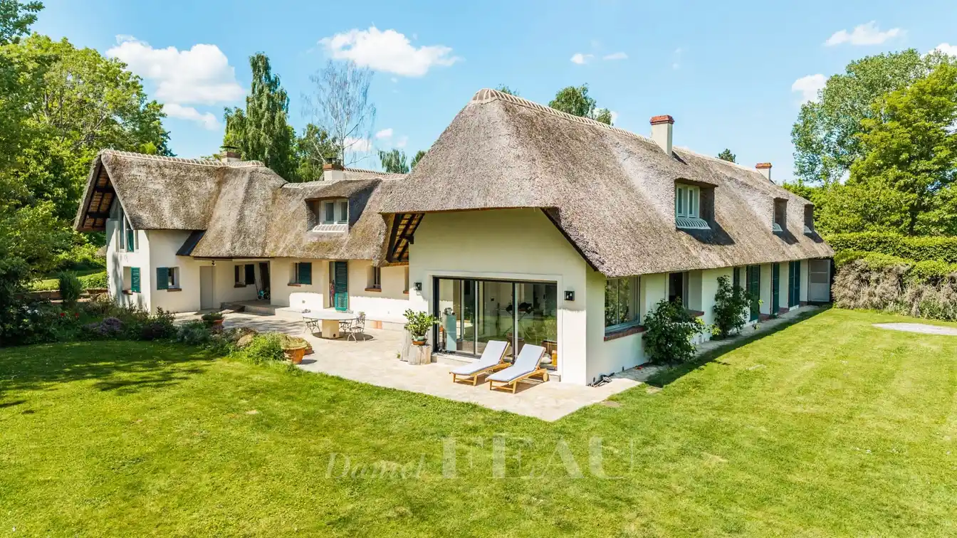 Magnificent Property on Leafy Grounds