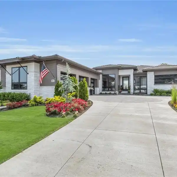 CONTEMPORARY LUXURY THAT TOUCHES ALL THE SENSES