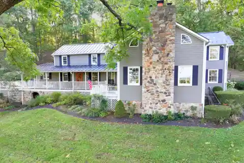 Charming Farmhouse-Style Residence