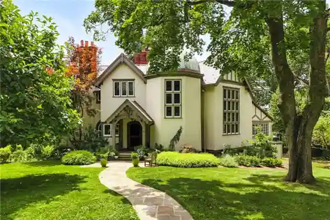 Amazing 10-Acre Estate