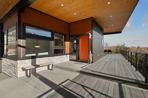 Exquisitely Designed Luxury Modern Lakefront Home