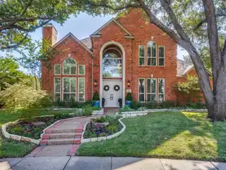 Stunning Home in the Prestigious Stonelake Estates