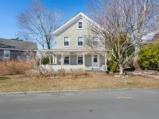 Charming Cottage for Rent in an Awesome Location