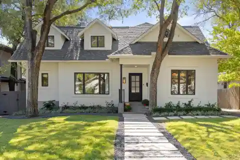 Delightful Home with Traditional Design and Modern Living