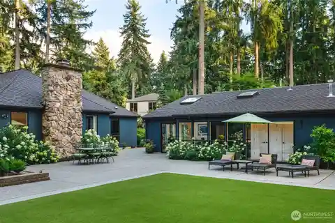 Garden Sanctuary in Bridle Trails