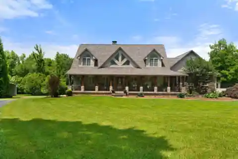 Breathtaking Horse Property on the Yadkin River