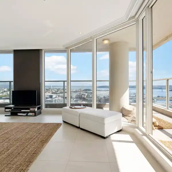 FREEHOLD CITY HOME IN PREMIUM LOCATION
