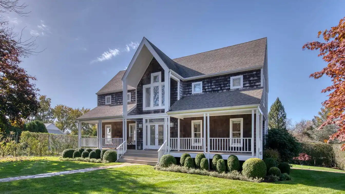 Traditional Summer Cottage in Southampton Village