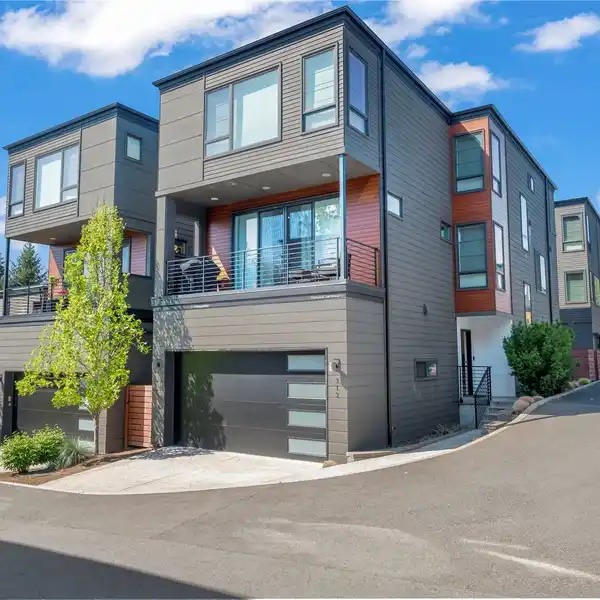 GORGEOUS HOME IN AN IDEAL LOCATION