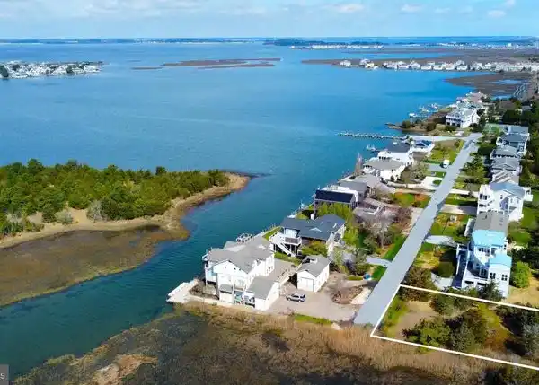 OVERSIZED LOT FOR A COASTAL DREAM HOME