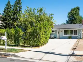 Cul-De-Sac Gem with Private Backyard