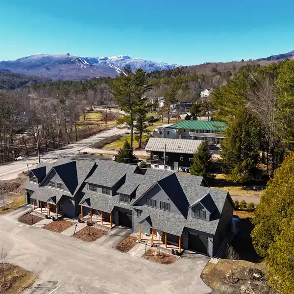 ARCHITECT-DESIGNED FARMHOUSE WITH MODERN AMENITIES