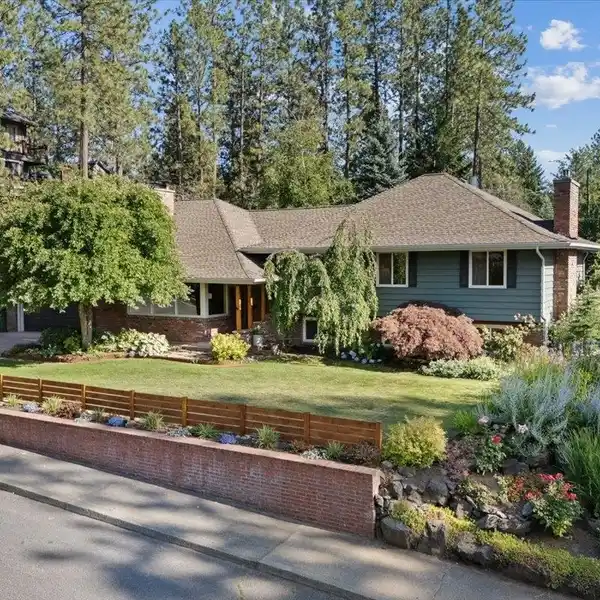 REMARKABLE HOME IN A PREMIER NEIGHBORHOOD