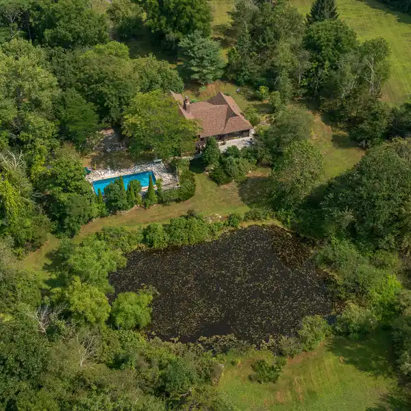 ARCHITECTURAL INNOVATION WITH PERIOD DETAILS ON 82.5 ACRES