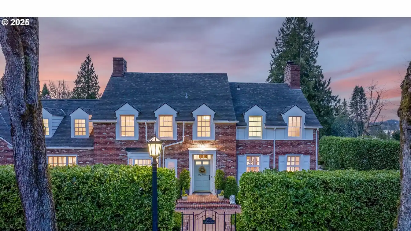 Traditional Architecture with Modern Style