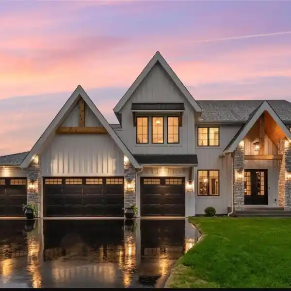 STATELY CUSTOM DESIGNED HOME