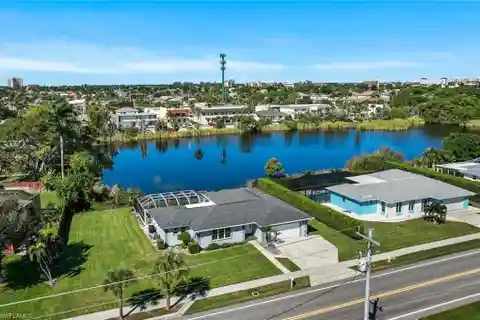 Bright and Updated Coastal Retreat