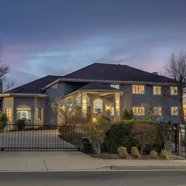 EXQUISITE ESTATE IN THE PRESTIGIOUS RIDGEMONT ENCLAVE