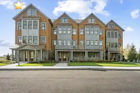 Luxury Townhome in a Beautiful Natural Setting