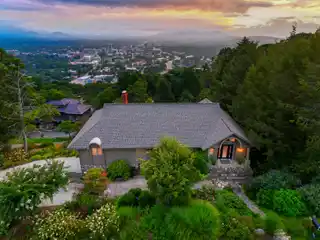 Beautiful Town Mountain Home