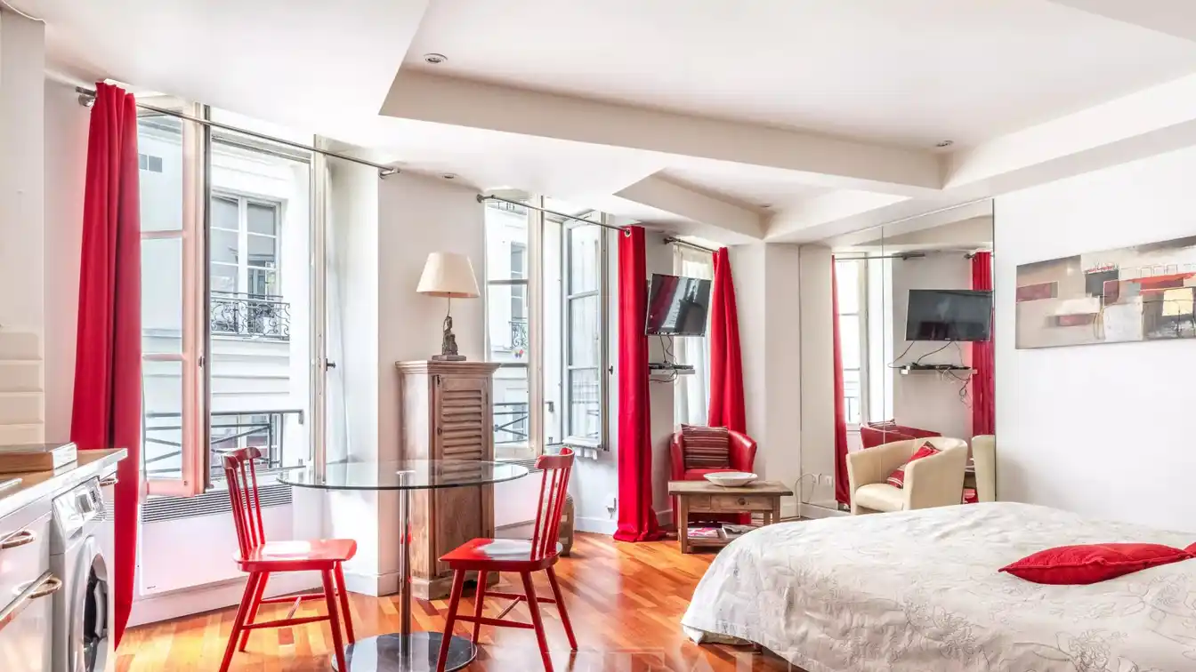 Exceptional Light-filled Apartment