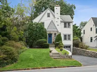 Welcoming Scarsdale Home