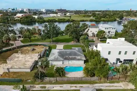 Waterfront Property Close to Everything