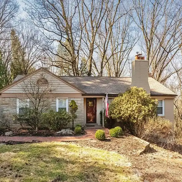 BEAUTIFULLY REFINISHED RANCH-STYLE SMART HOME