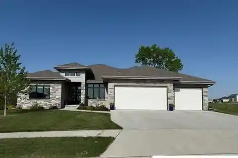 Custom Open-concept Home with an Excellent Plan
