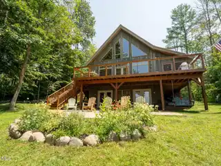 Lakeside Luxury Retreat