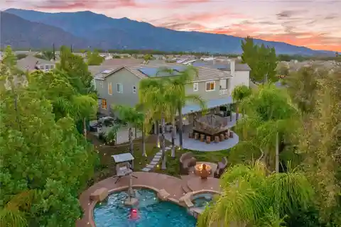 Luxury and Adventure in Sycamore Creek