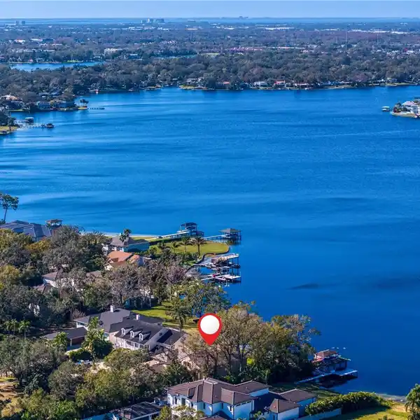 ELEGANT ESTATE ON LAKE CARROLL
