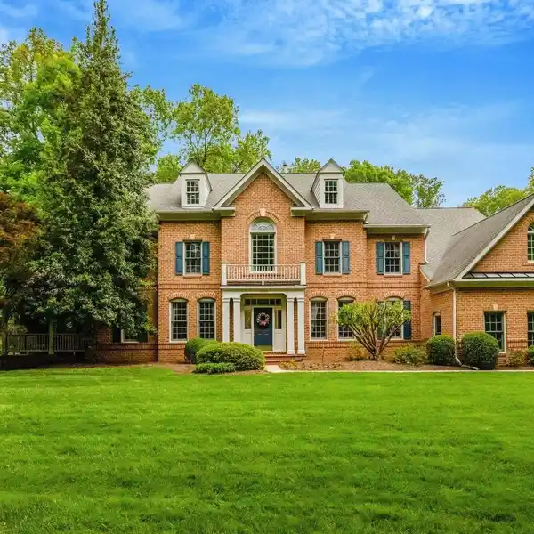 BEAUTIFULLY MAINTAINED GRAND MONET MODEL HOME BY RENAISSANCE