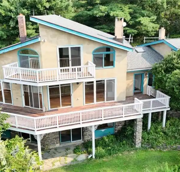 CONTEMPORARY MULTI-LEVEL HOME OVERLOOKING CAYUGA LAKE