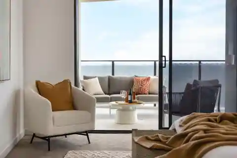 Luxurious Apartment Framed by Unimpeded Views