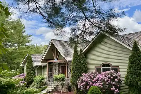 Exceptional Contemporary Mountain-Style Ranch Home