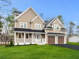 Exquisite Newly Built Colonial