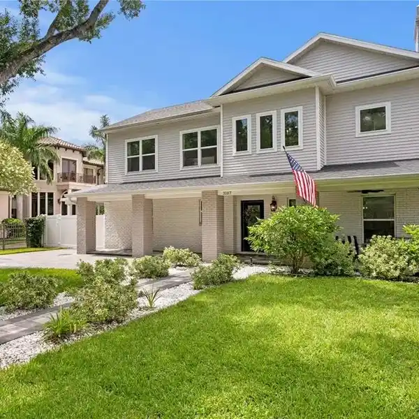 EXCEPTIONAL DESIGN MEETS UNBEATABLE LOCATION