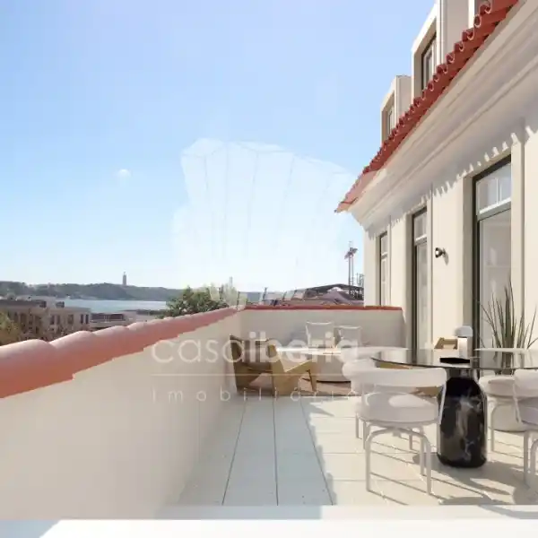 LUXURY LISBON DUPLEX APARTMENT BALANCING TRADITION AND MODERNITY