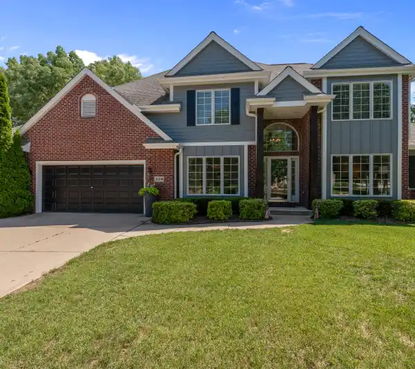 ELEGANT LIVING WITH EXPANSIVE OPEN FLOORPLAN