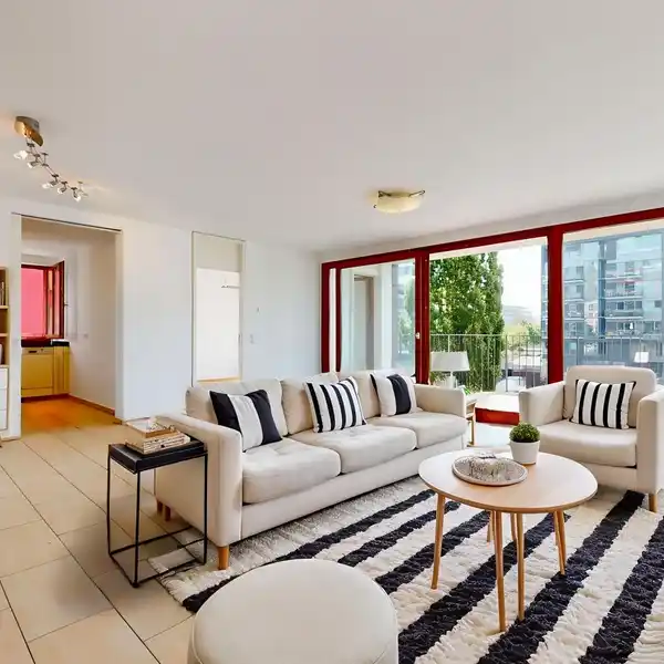 BRIGHT MODERN APARTMENT IN WESTHAFEN