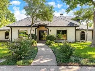 Merriman Park Gem with Chef’s Kitchen and Private Pool